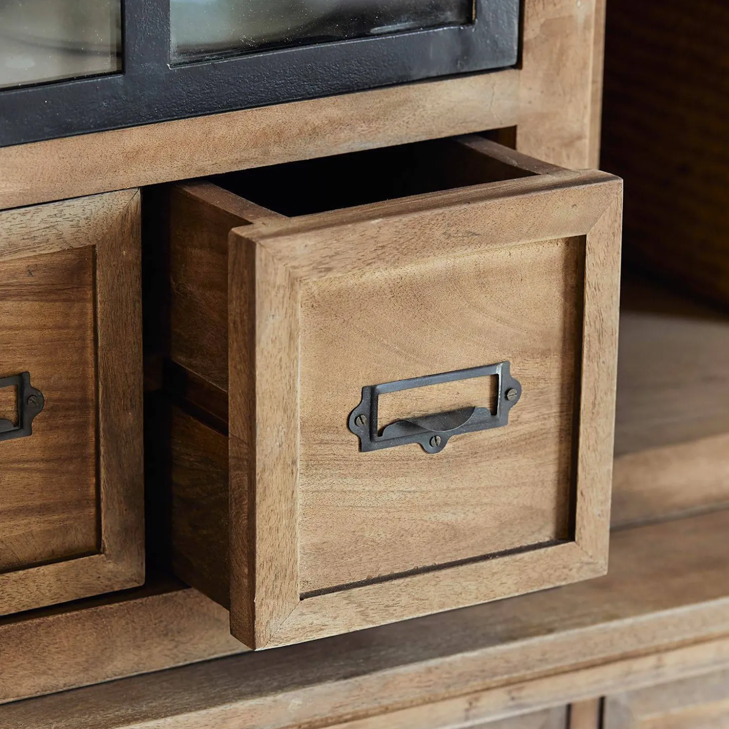 Credenza con cristalliera Horsens